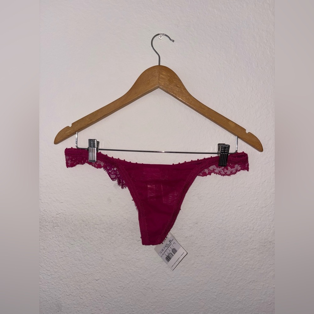 La Perla Burgundy Lace Panties - Picture 2 of 4
